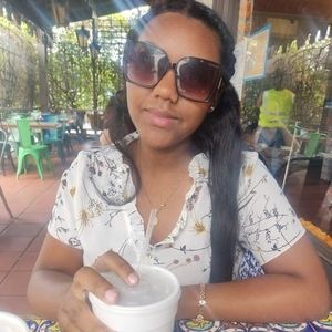 Meet your Posher, Adianys beatriz